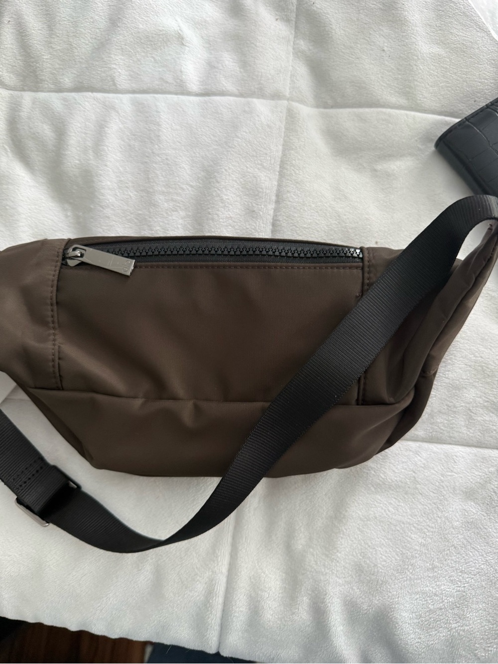ALO Yoga Explorer Fanny Pack Espresso - Picture 4 of 5